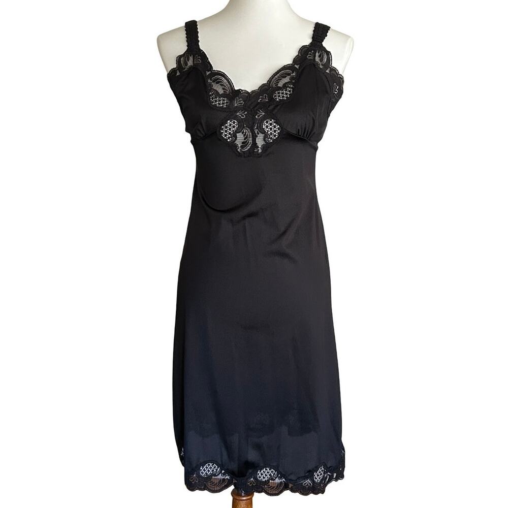Vintage Ilusión Black Lace-Trimmed Slip